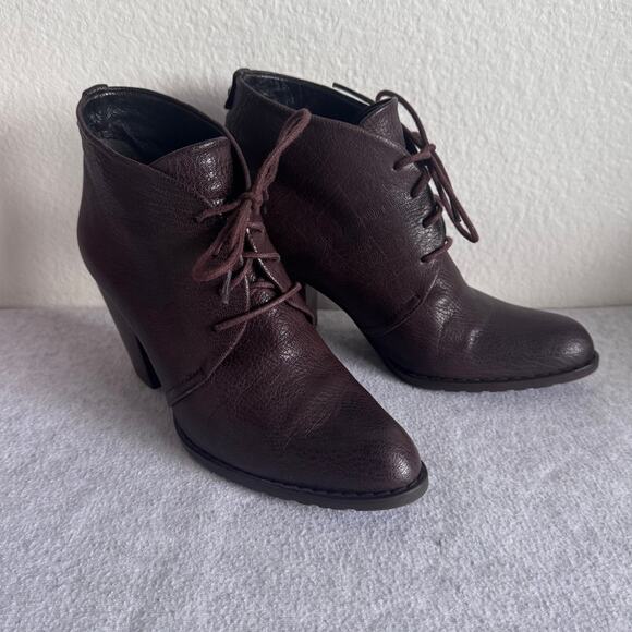 Stuart Weitzman Lace-Up The Safari Leather Ankle Bootie in Brown Size 6 - Picture 1 of 6
